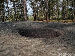 Kisah Para Penjaga Batu Unik di Garut