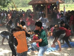 Uniknya Tradisi Tawur Sego, Bentuk Syukur Masyarakat Rembang Uniknya Tradisi Tawur Sego, Bentuk Syukur Masyarakat Rembang