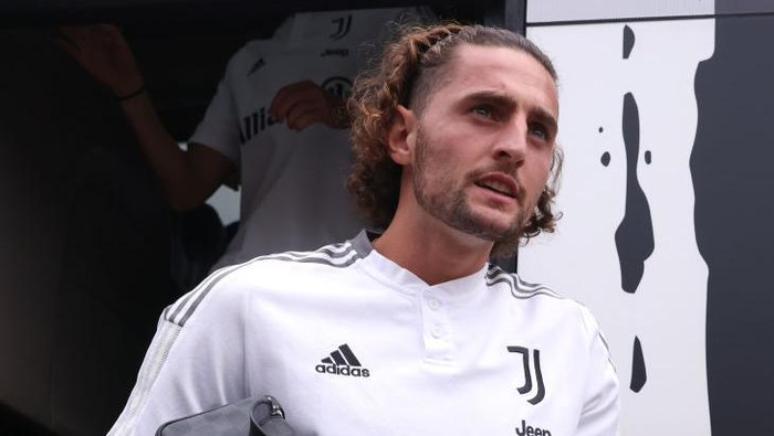 VILLAR PEROSA, ITALY - AUGUST 04: Adrien Rabiot of Juventus exits the team bus upon arrival for the Pre-season Friendly match between Juventus A and Juventus B at Campo Comunale Gaetano Scirea on August 04, 2022 in Villar Perosa, Italy. (Photo by Jonathan Moscrop/Getty Images)