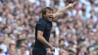 Ada empat pemain yang santer disebut-sebut hendak dilepas Tottenham, tapi belum berhasil. Evening Standard menyebut, keempatnya juga sudah Conte minta tak ikut latihan bersama-sama skuad. Foto: Getty Images/Henry Browne  