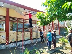 Rusak Parah, Atap Gedung SD 4 Melaya Akhirnya Dibongkar
