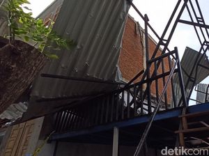 Atap MIN 2 Banda Aceh Roboh, 10 Siswa Terluka