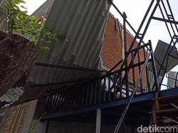 Atap MIN 2 Banda Aceh Roboh, 10 Siswa Terluka