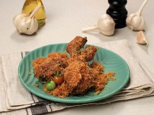 Nikmatnya Ayam Goreng Laos Khas Balesaji yang Kaya Rasa Nikmatnya Ayam Goreng Laos Khas Balesaji yang Kaya Rasa