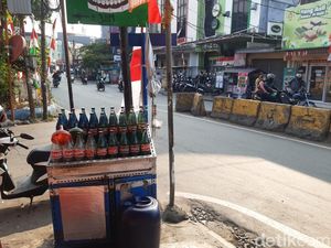 Seloroh Jurnalis MotoGP Isi Bensin Eceran 4 Botol Rp 70.000: Pajak Turis