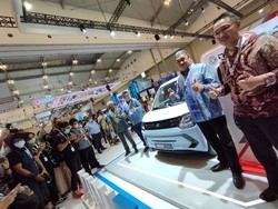 DFSK Mini EV Pesaing Wuling Air ev Mejeng di GIIAS 2022, Kok Pakai Setir Kiri?