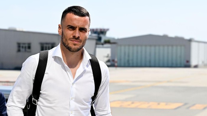 TURIN, ITALY - AUGUST 11: Juventus new signing Filip Kostic arrives at Turin Airport on August 11, 2022 in Turin, Italy. (Photo by Daniele Badolato - Juventus FC/Juventus FC via Getty Images)
