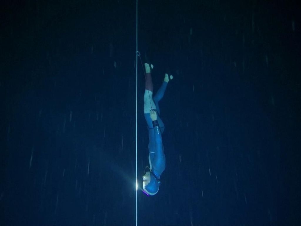 Gokil! Penyelam Prancis Bikin Rekor Dunia Menyelam 120 Meter