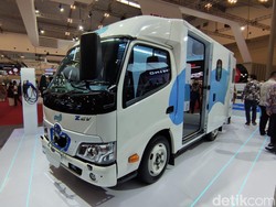 Hino Kenalkan Truk Listrik, Cas Sejam Bisa Tempuh 100 Km