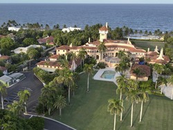 Dokumen Senjata Nuklir Dicari-cari FBI di Rumah Trump