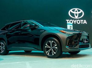 Menaksir Harga Toyota bZ4X yang Bakal Meluncur di Indonesia Menaksir Harga Toyota bZ4X yang Bakal Meluncur di Indonesia