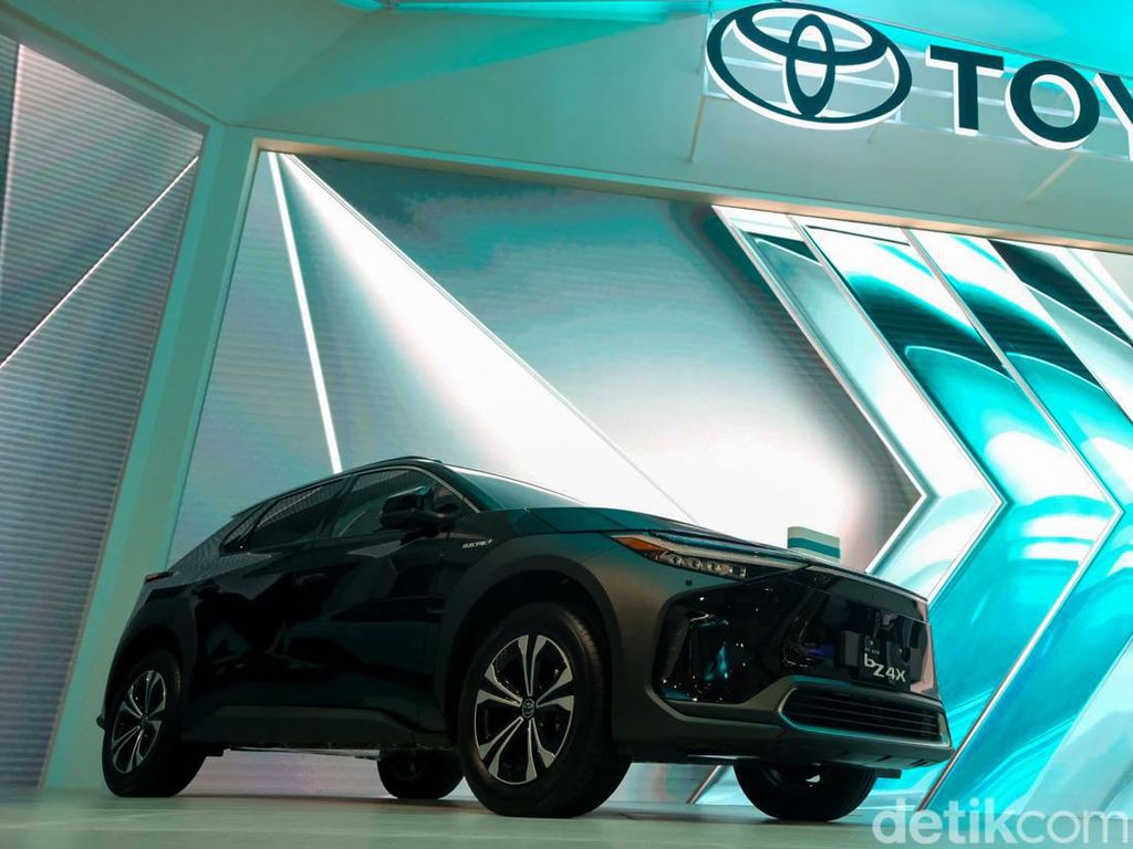 Toyota: Mobil Bensin Dilarang Mulai Tahun 2035? Sulit!