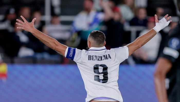 HELSINKI, FINLAND - AUGUST 10:  Karim Benzema of Real Madrid celebrates 2-0
 during the UEFA Super Cup   match between Real Madrid v Eintracht Frankfurt at the Olympic Stadium Helsinki on August 10, 2022 in Helsinki Finland (Photo by David S. Bustamante/Soccrates/Getty Images)