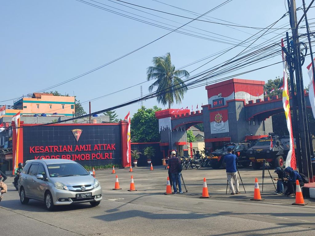 Suasana Mako Brimob Jelang Pemeriksaan Ferdy Sambo Sebagai Tersangka Suasana Mako Brimob Jelang Pemeriksaan Ferdy Sambo Sebagai Tersangka