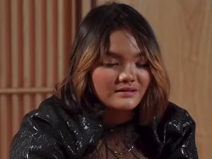 Kurma Bikin Ngakak! Nggak Tahu Siapa Marion Jola Kurma Bikin Ngakak! Nggak Tahu Siapa Marion Jola