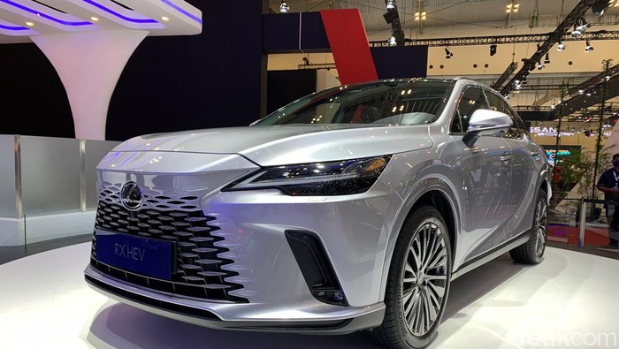 Lexus RX 2022 meluncur di Indonesia pada ajang GIIAS 2022