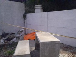 Mayat Pria Pegang Kabel dan Terluka Ditemukan Depan Mal di Serang
