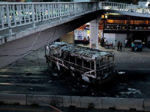 Anggota Kartel Narkoba Ngamuk Usai Operasi Militer di Meksiko, Mobil Dibakar