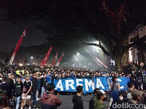 Pesta Jiwa Jawara Aremania di Malam Ulang Tahun Arema Pesta Jiwa Jawara Aremania di Malam Ulang Tahun Arema