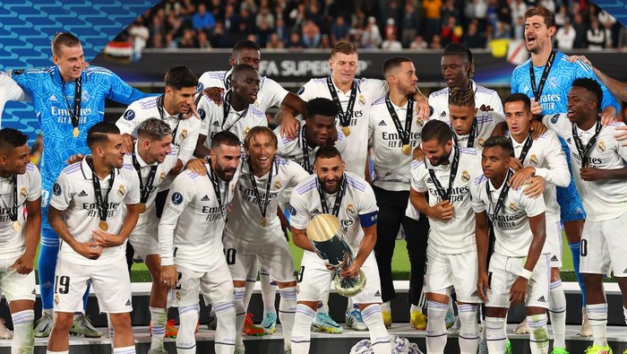 HELSINKI, FINLAND - AUGUST 10: Karim Benzema of Real Madrid lifts the trophy following the Real Madrid CF v Eintracht Frankfurt - UEFA Super Cup Final 2022 at Helsinki Olympic Stadium on August 10, 2022 in Helsinki, Finland. (Photo by Chris Brunskill/Fantasista/Getty Images)