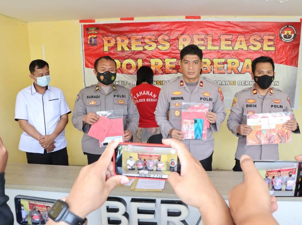 2 Wanita di Berau Eksploitasi Anak di Bawah Umur Jadi PSK Ditangkap 2 Wanita di Berau Eksploitasi Anak di Bawah Umur Jadi PSK Ditangkap
