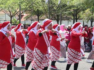 Dukung Kebaya Masuk Daftar UNESCO, Pemkab Indramayu Adakan Lomba Senam