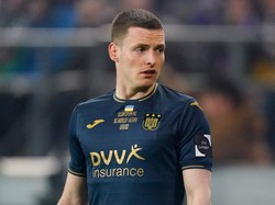 Gagal Dapatkan Cucurella, Man City Gaet Sergio Gomez dari Liga Belgia