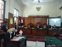 Penjambret Sepasang Kekasih di Surabaya Divonis 1 Tahun 6 Bulan Penjara