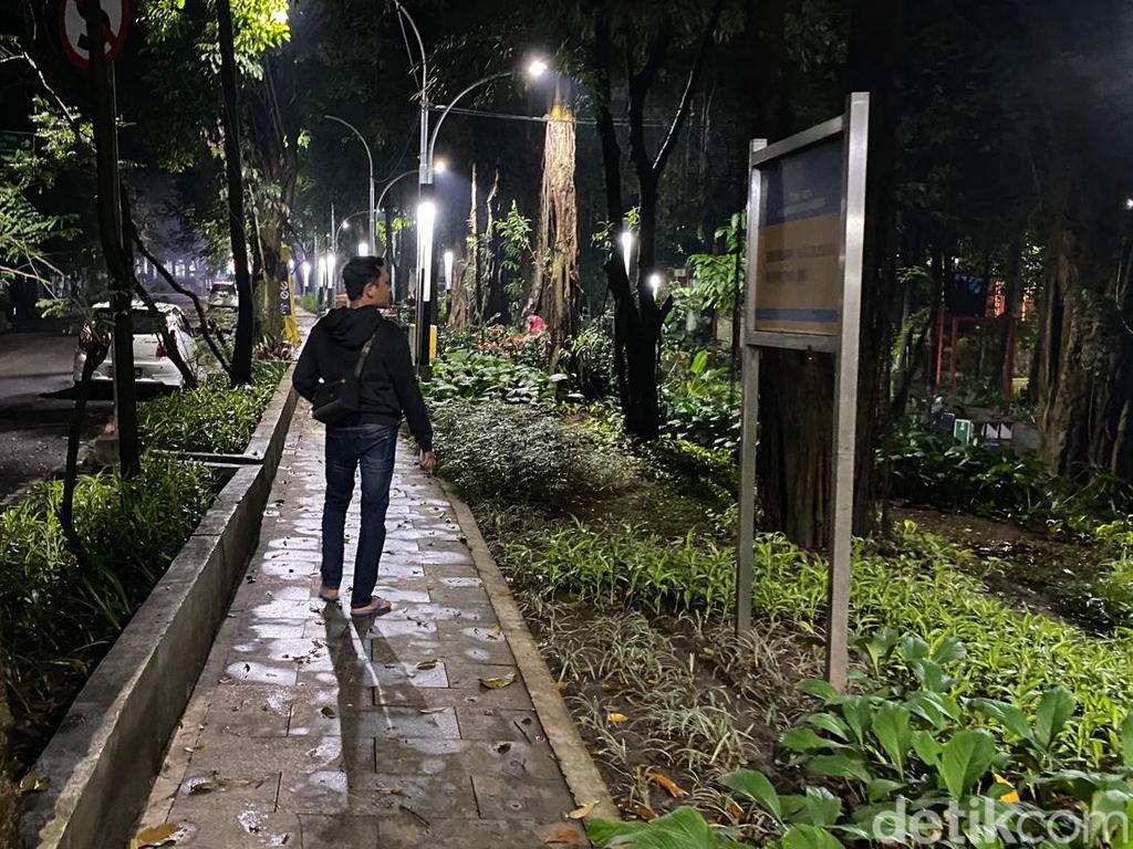 Menelusuri 7 Jalan Paling Angker di Bandung Menelusuri 7 Jalan Paling Angker di Bandung