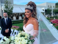 Menikah, Sosialita Ini Rela Habiskan Rp 140 Juta untuk Sasak & Sanggul Tinggi