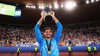 Terbaru, Thibaut Courtois antar Real Madrid juara Piala Super Eropa kontra Eintracht Frankfurt pada Kamis (11/8) malam dini hari WIB. Madrid menang 2-0 (Getty Images)