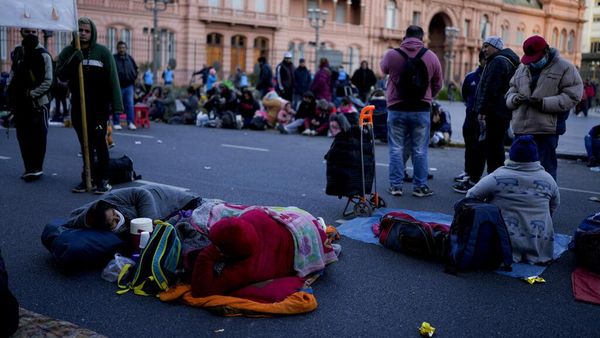 Pendemo Padati Buenos Aires Imbas Kemiskinan dan Pengangguran Melonjak