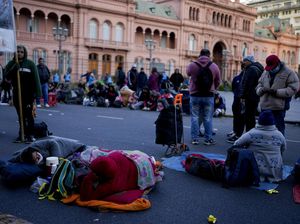 Pendemo Padati Buenos Aires Imbas Kemiskinan dan Pengangguran Melonjak