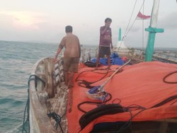 Semua ABK KLM Cinta Kembar Selamat, Kapal Belum Sandar Terkendala Air Surut