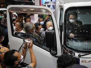 Isuzu Pamer Mobil Listrik Perdana di GIIAS, Bikin Penasaran Menko Airlangga