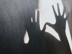 Anak India yang Lahir Akibat Pemerkosaan Bantu Ibunya Perjuangkan Keadilan