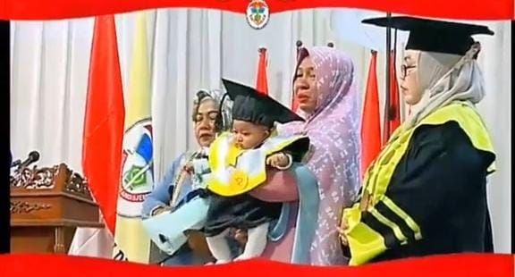 Bayi Berusia 4 Bulan Ikut Wisuda Wakili Kedua Orangtuanya