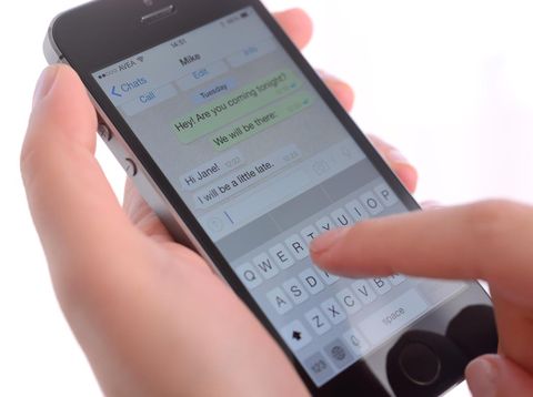 Cara membuat tulisan miring di WhatsApp