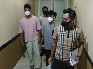 2 Penyebar Video Mesum Remaja di Balikpapan Diperiksa Polisi, Ngaku Iseng 2 Penyebar Video Mesum Remaja di Balikpapan Diperiksa Polisi, Ngaku Iseng