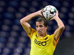 Aneh! Pesepakbola Ini Sudah Pensiun, tapi Masih Kena Hukuman