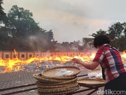 The Hungry Ghost Festival, Tradisi Bakar Makanan Suku Tionghoa