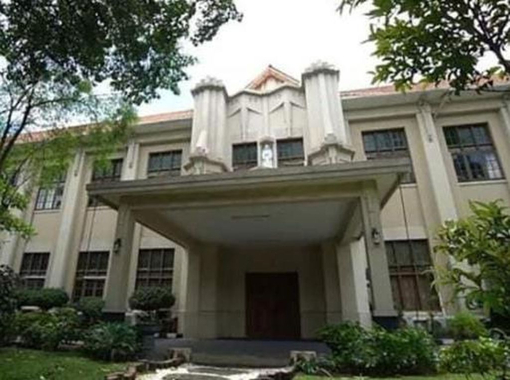 Gedung St Louis 1 Saksi Bisu Pertama Kali Merah Putih Berkibar di Surabaya