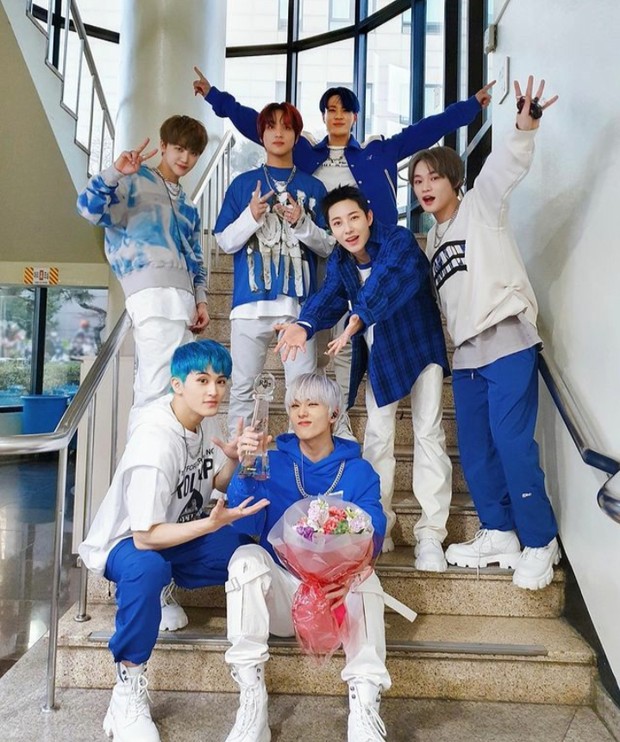 Glitch Mode dan Beatbox kembali membawa NCT Dream meraih sertifikat double million/Foto: instagram.com/nct_dream NCT Dream resmi meraih predikat triple million seller dengan semua pencapaian penjualan album sejak 2021.