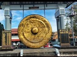 Tahu Nggak Rek? Surabaya Punya Gong Raksasa Lho