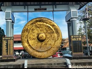 Tahu Nggak Rek? Surabaya Punya Gong Raksasa Lho Tahu Nggak Rek? Surabaya Punya Gong Raksasa Lho