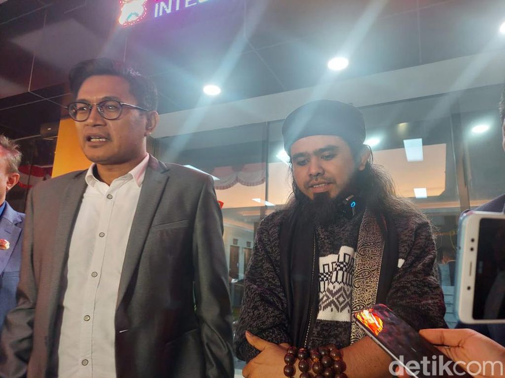 Pengacara Gus Samsudin Sebut Pesulap Merah dalam Posisi Bahaya Pengacara Gus Samsudin Sebut Pesulap Merah dalam Posisi Bahaya