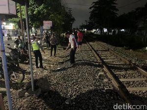 Hendak Jemput Suami, Ibu Bonceng Anak Tewas Tertabrak Kereta di Jember
