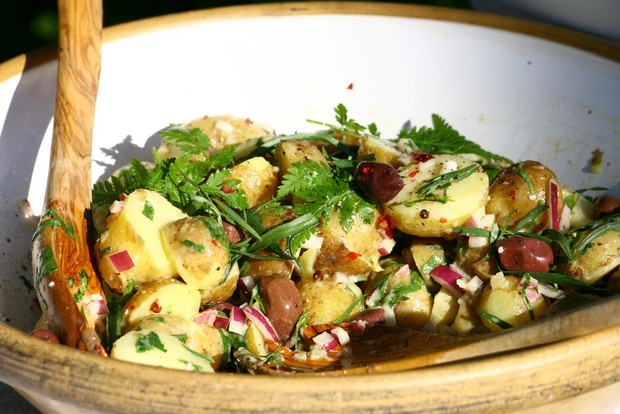 Ilustrasi German potato salad/Foto: Pixabay.com/AnnRos Kreasi salad kentang anti bikin perut buncit.
