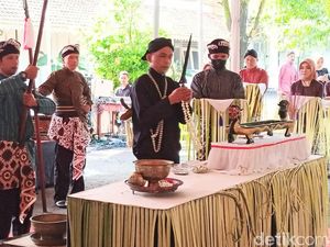 Melihat Jamasan Pusaka di Museum Tosan Aji Purworejo Melihat Jamasan Pusaka di Museum Tosan Aji Purworejo
