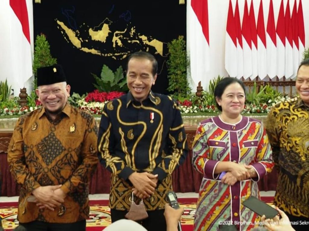 Senyum Puan hingga Bamsoet saat Jokowi Ditanyai Restu ke Prabowo-Ganjar